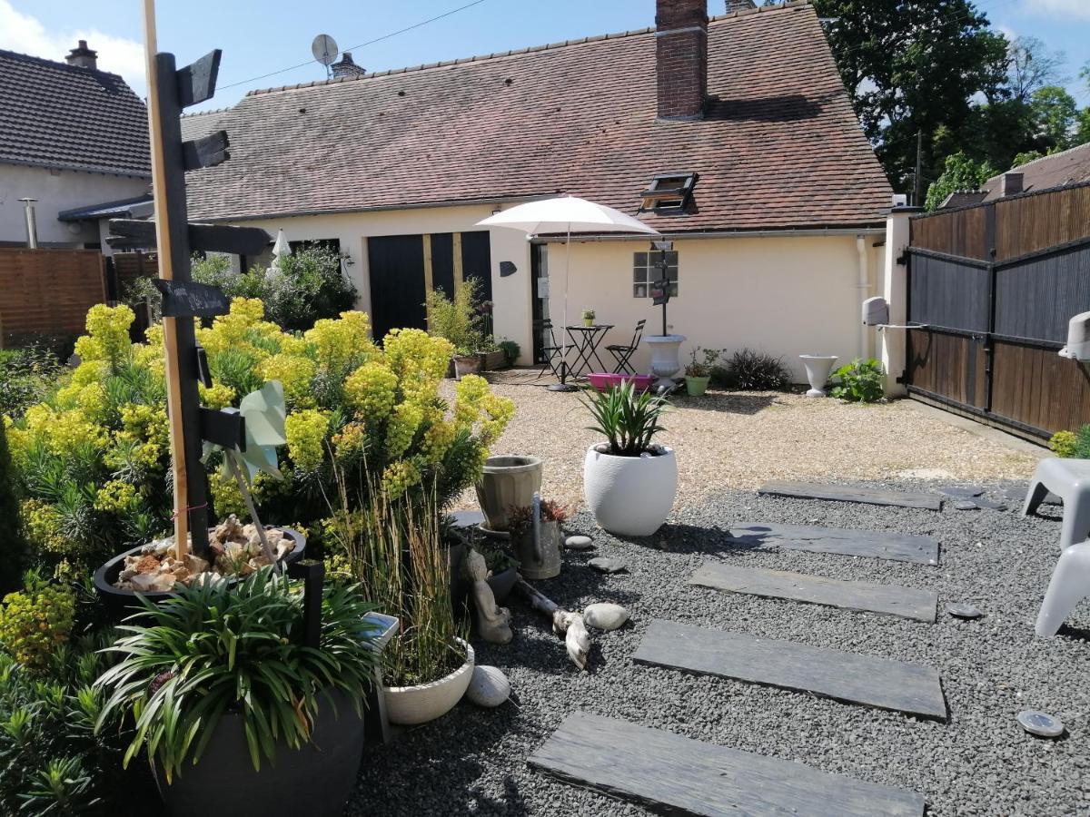 Le Clos Du 51 - Chambres D'Hotes Abondant Luaran gambar